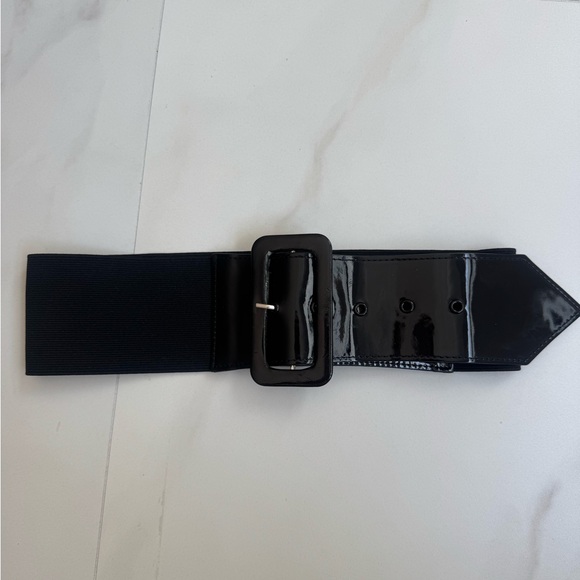 Alice + Olivia Glossy Black Belt - Picture 1 of 6